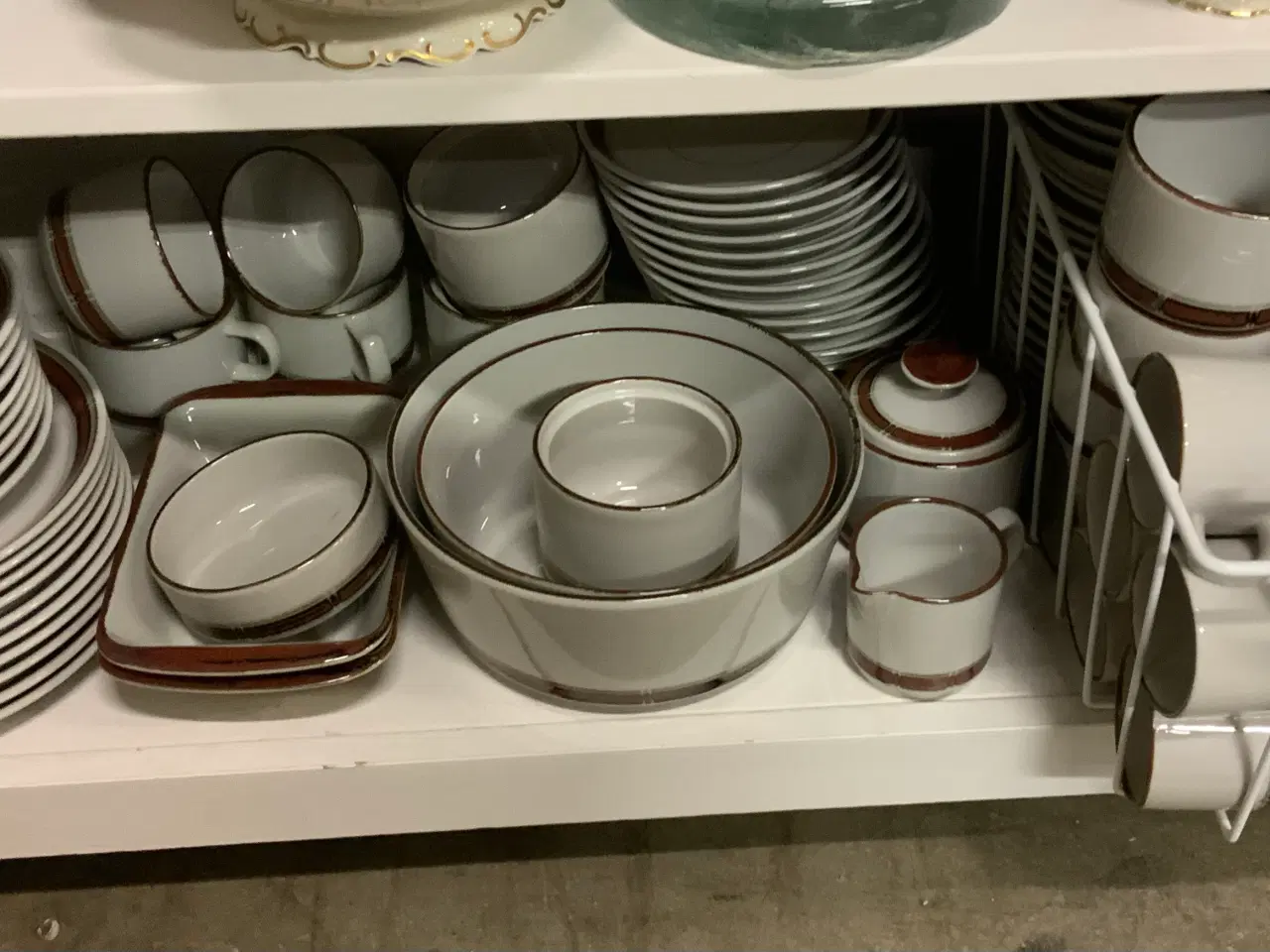 Billede 1 - Desiree alt på billedet : kopper og taller+tekande