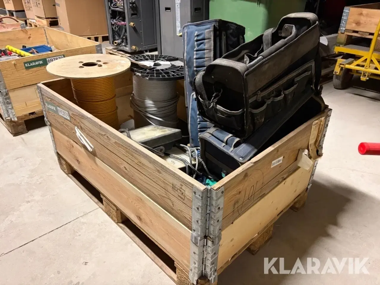 Billede 1 - Diverse tasker, lamper og ledninger 3 tasker, 3 lamper og 4 ledninger