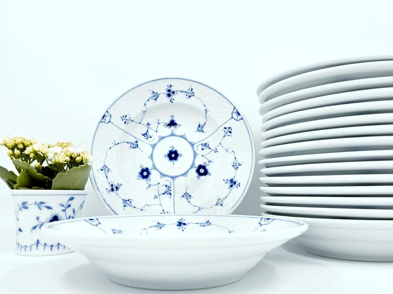 Billede 3 - Musselmalet stor Dyb Hotelporcelæn Tallerken