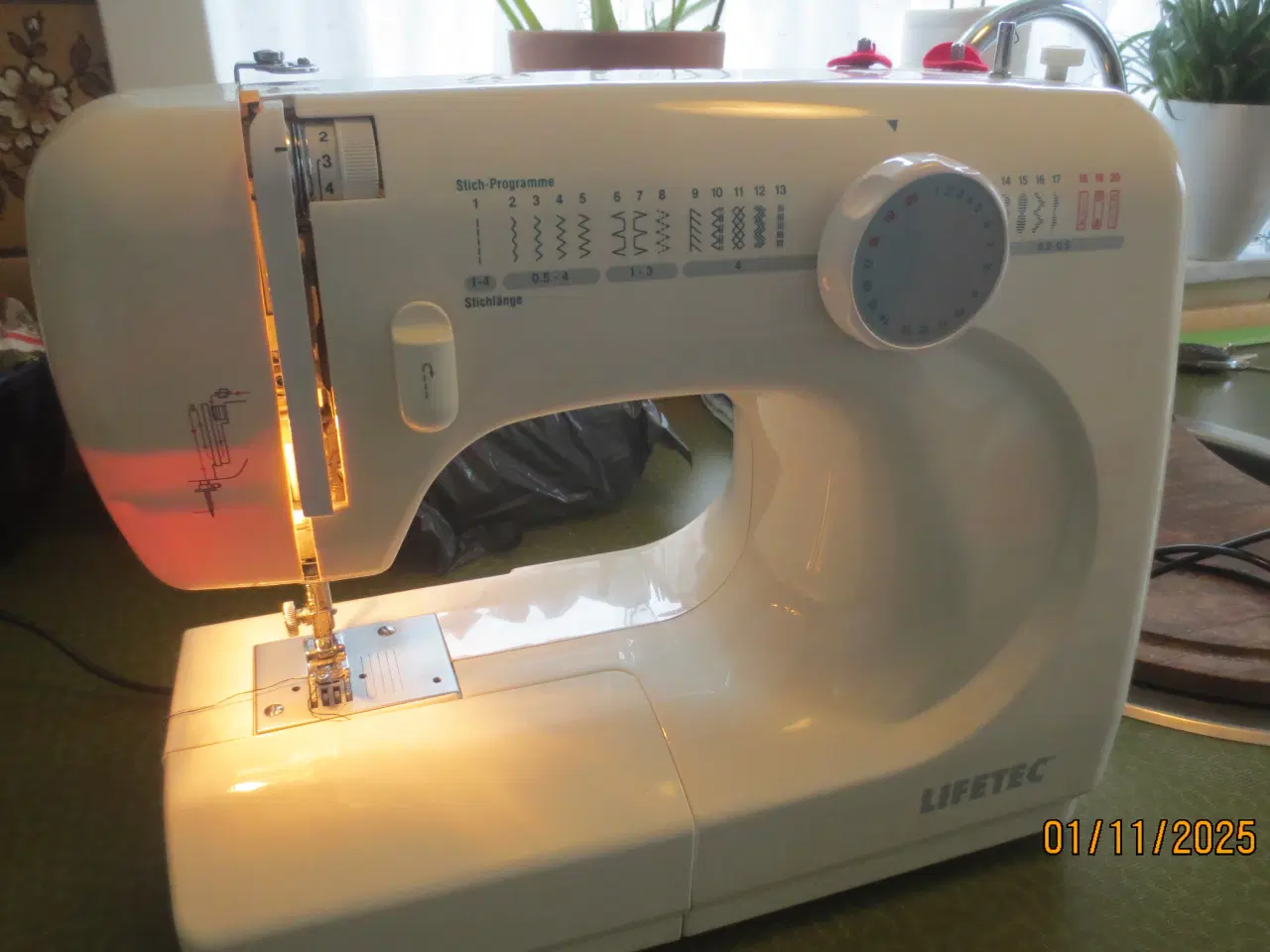 Billede 1 - 1 stk Lifetec Model LT 8709 Friarmssymaskine 