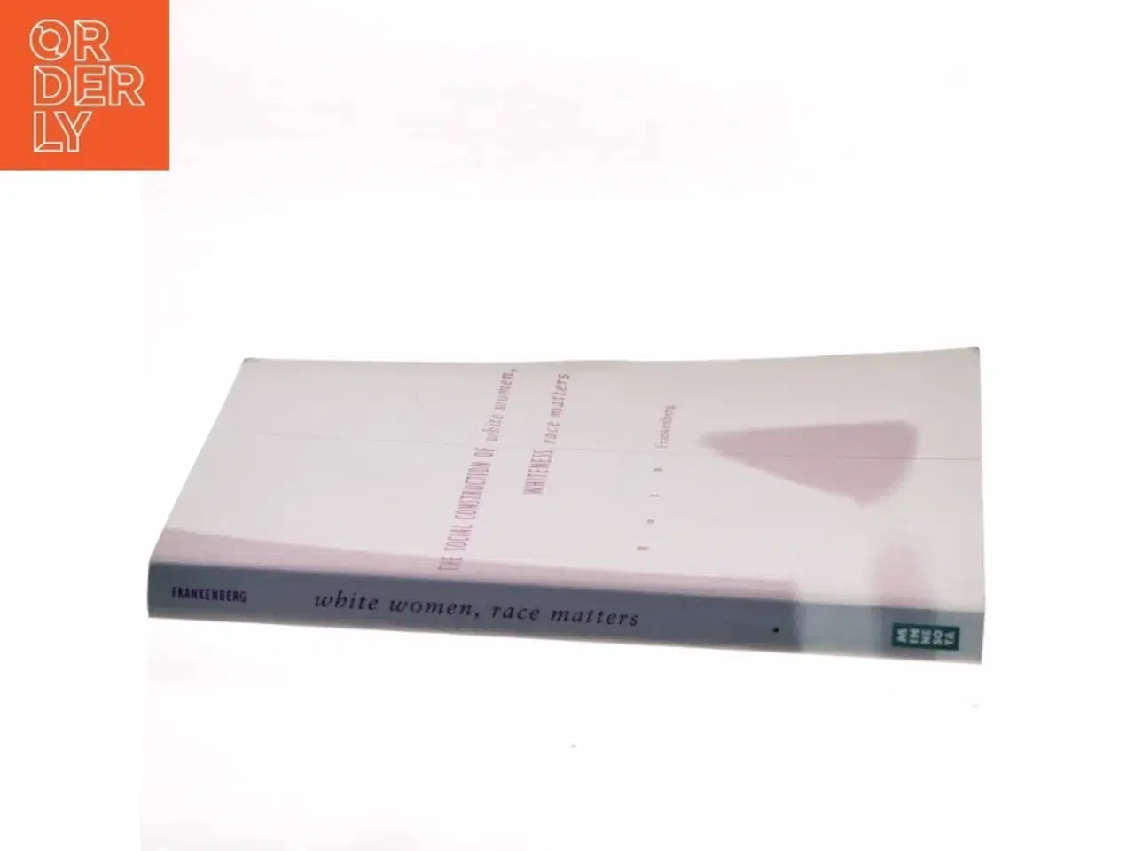 Billede 2 - White women, race matters : the social construction of whiteness af Ruth Frankenberg (Bog)