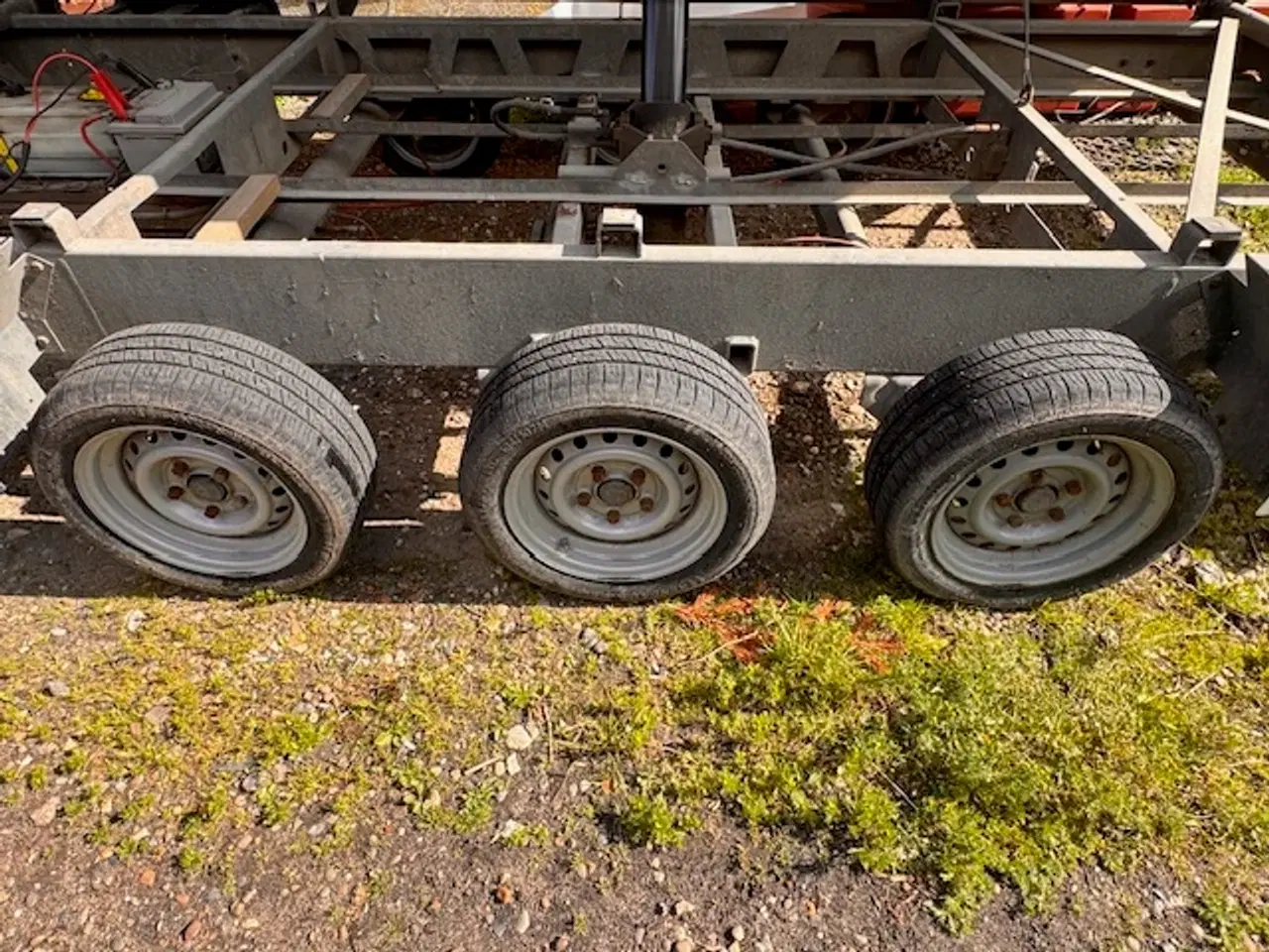 Billede 5 - Humbaur HTK 3500.41 3 Aksler. 3 vejs elektrisk Tip