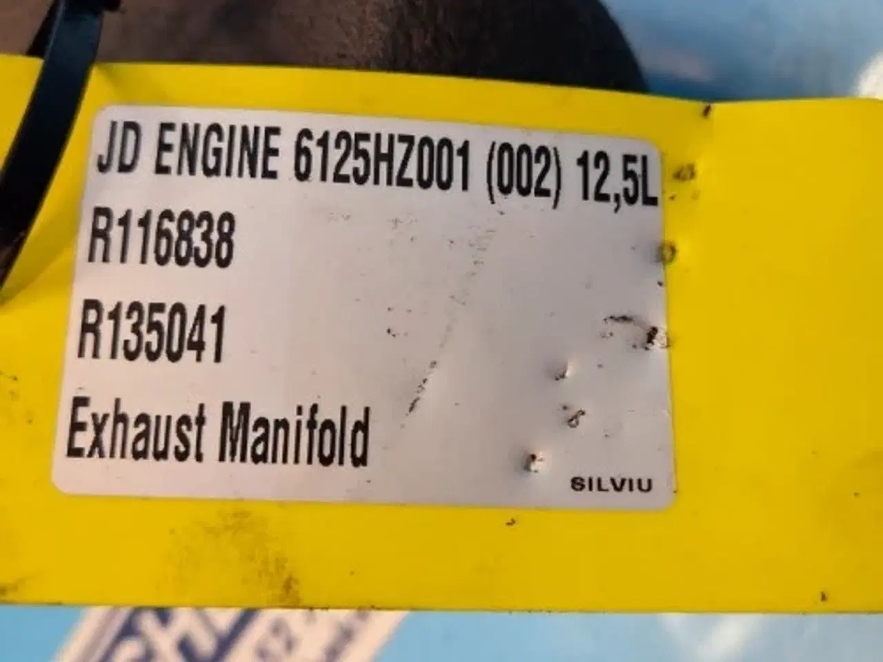 Billede 2 - John Deere 6125HZ001 Udstødningsmanifold R116838