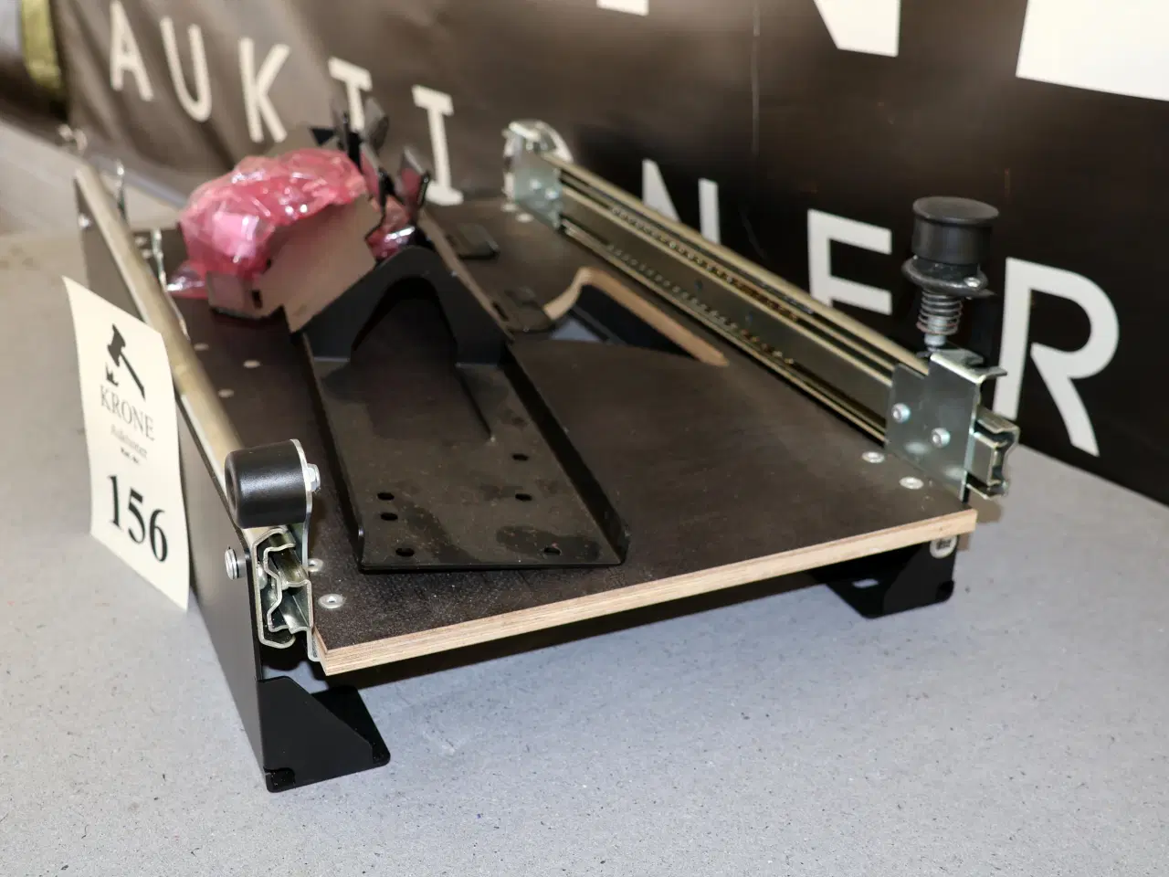 Billede 3 - Gasflaske-holder m/skinneudtræk til 2 flasker