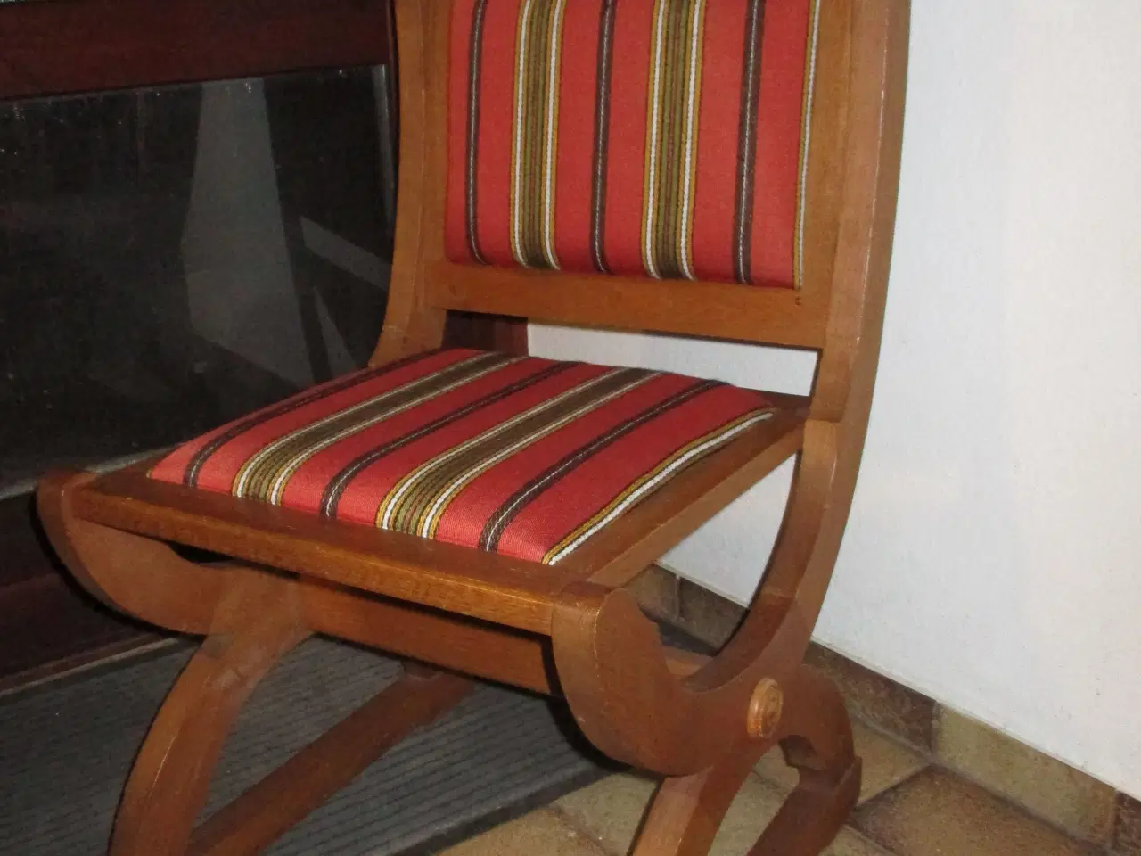 Billede 2 - To gamle egetræs stole