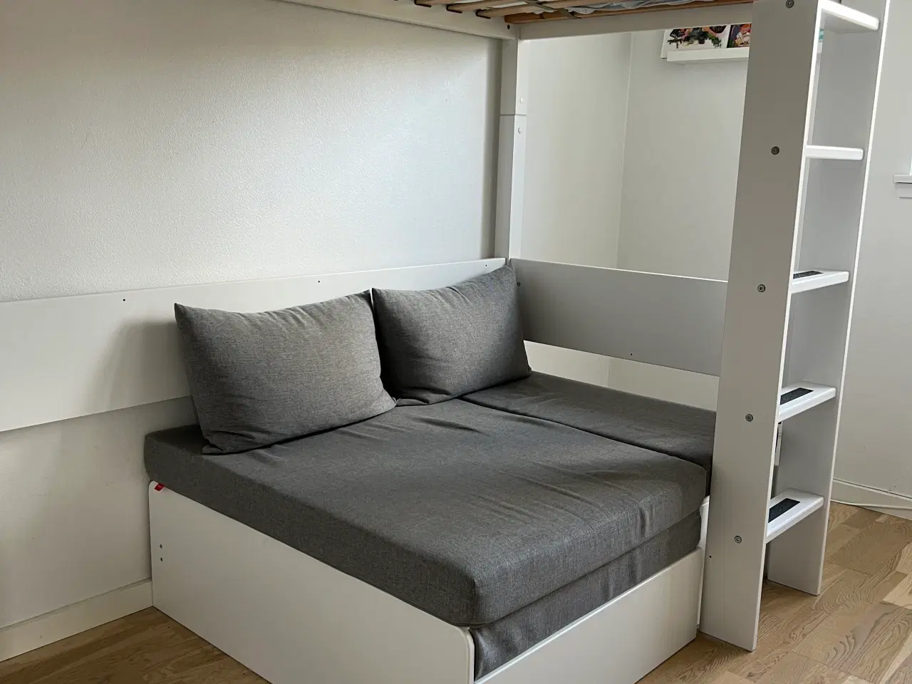 Billede 5 - FLEXA WHITE højseng med indbygget sofa