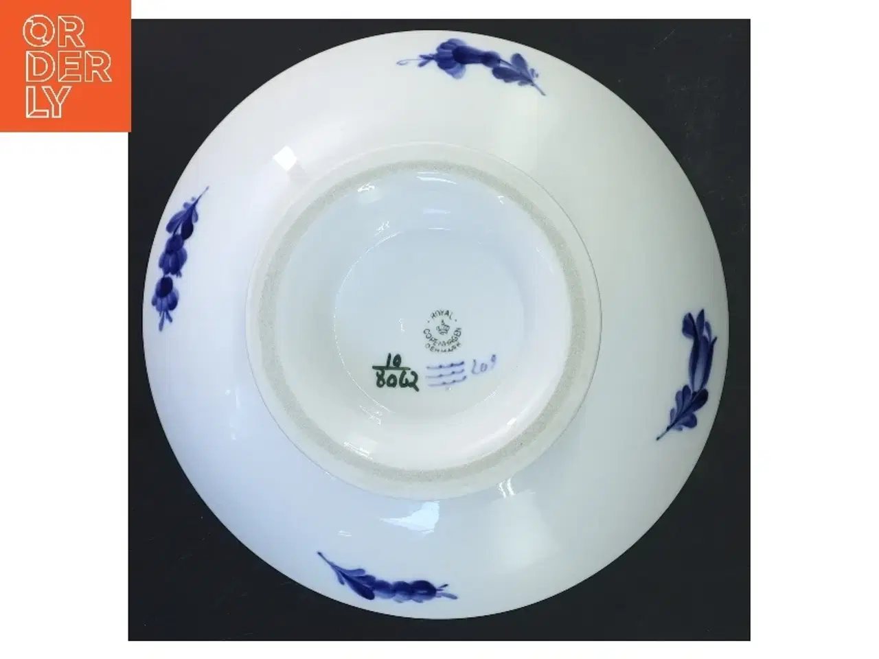 Billede 3 - Porcelæns skål på fod med blå blomst motiv fra Royal Copenhagen (str. 21,5 cm)