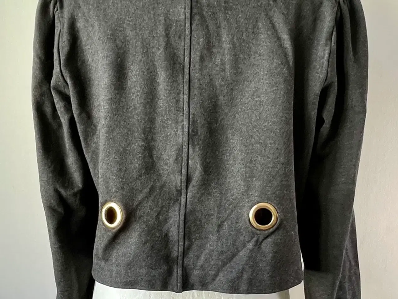 Billede 5 - Marc by Marc Jacobs, grå kort jakke, str L