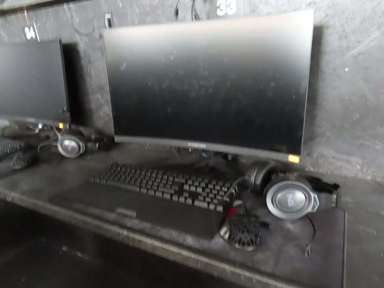 Billede 1 - 27" curved gaming monitor, ASROCK PHANTOM GAMING pg27f15rs1a