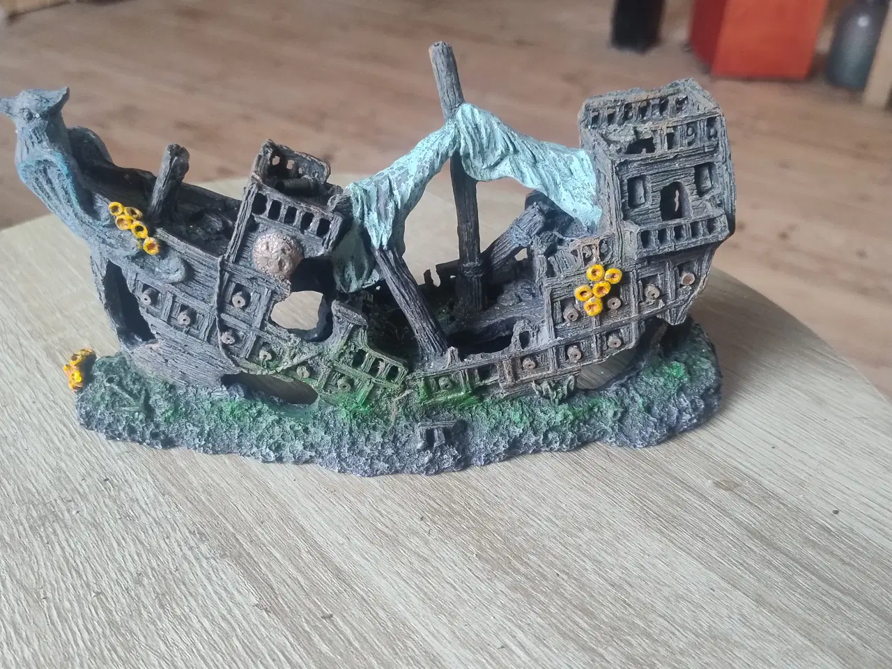 Billede 1 - Akvarie udsmykning sælges 