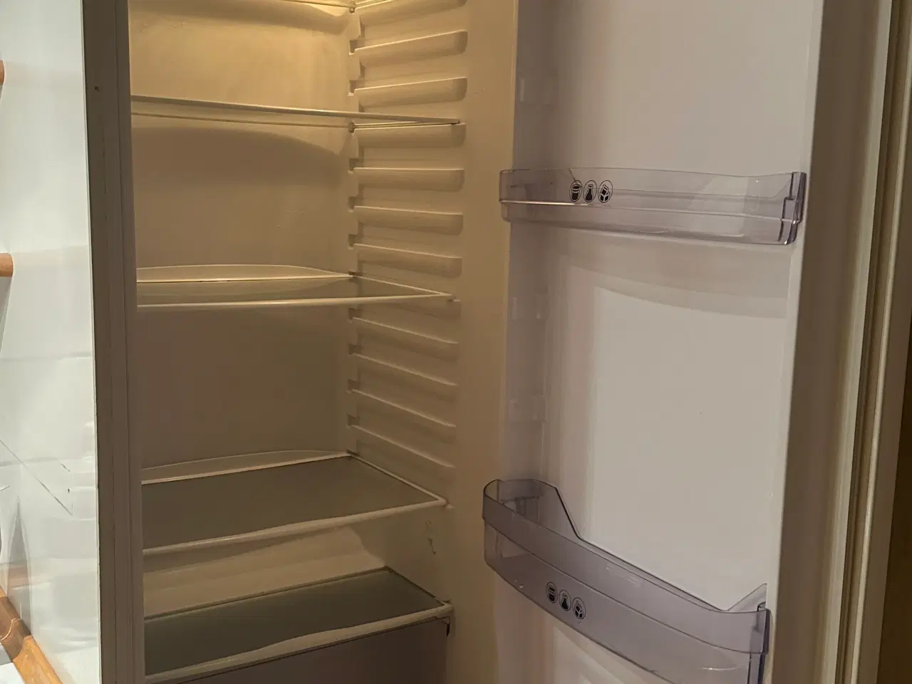 Billede 2 - Whirlpool køleskab 240 L.