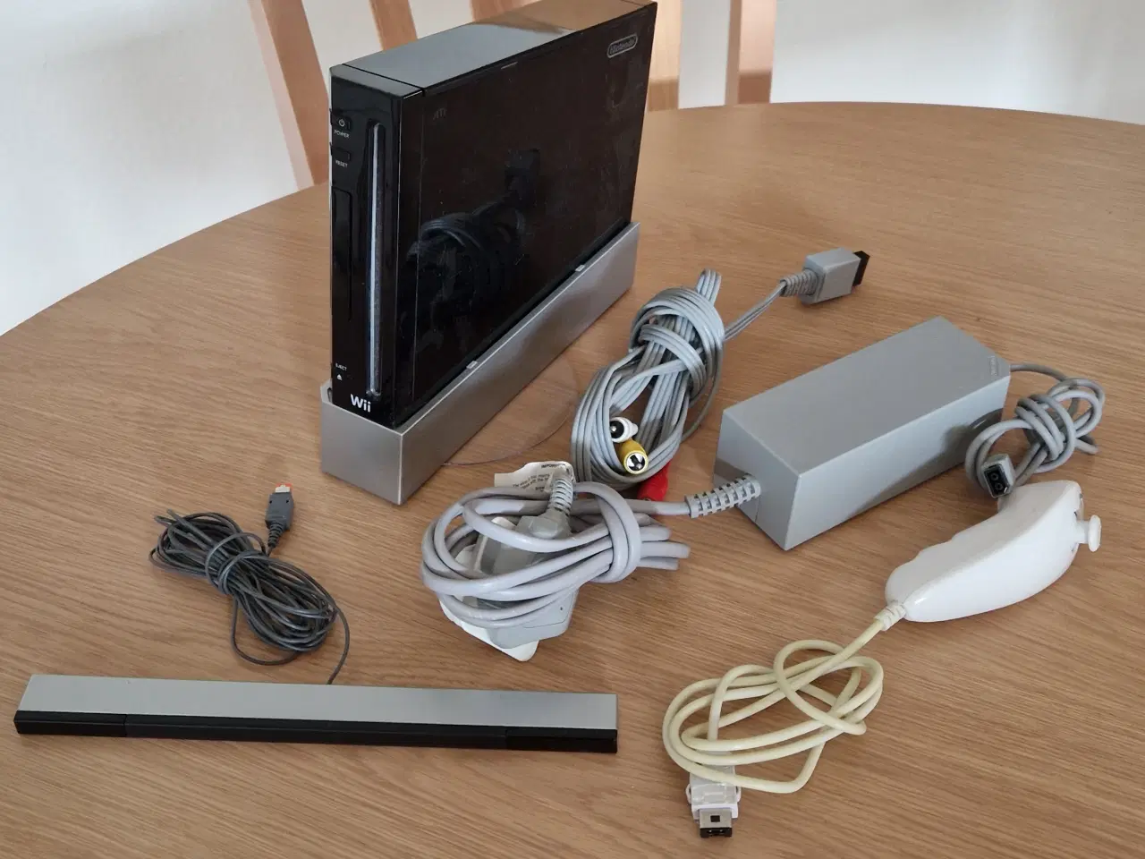 Billede 1 - 🌀 Nintendo Wii – konsol med tilbehør