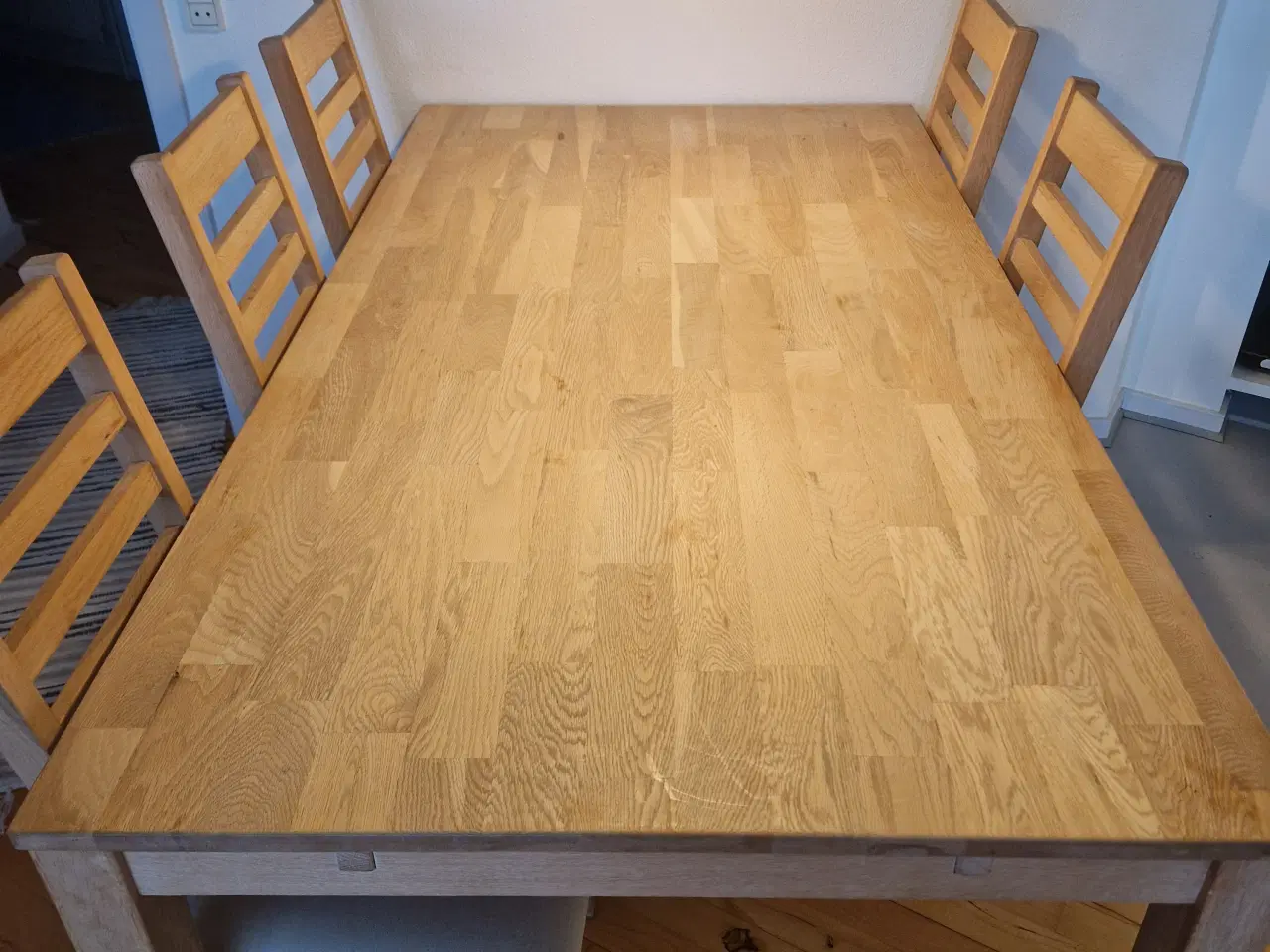 Billede 1 - Egetræs Spisebord 