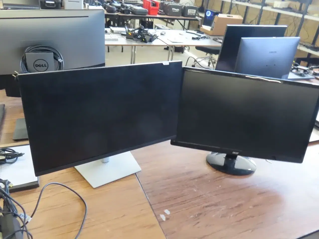 Billede 1 - 2 stk. Compúterskærme DELL P2422H  & ACER S241HL