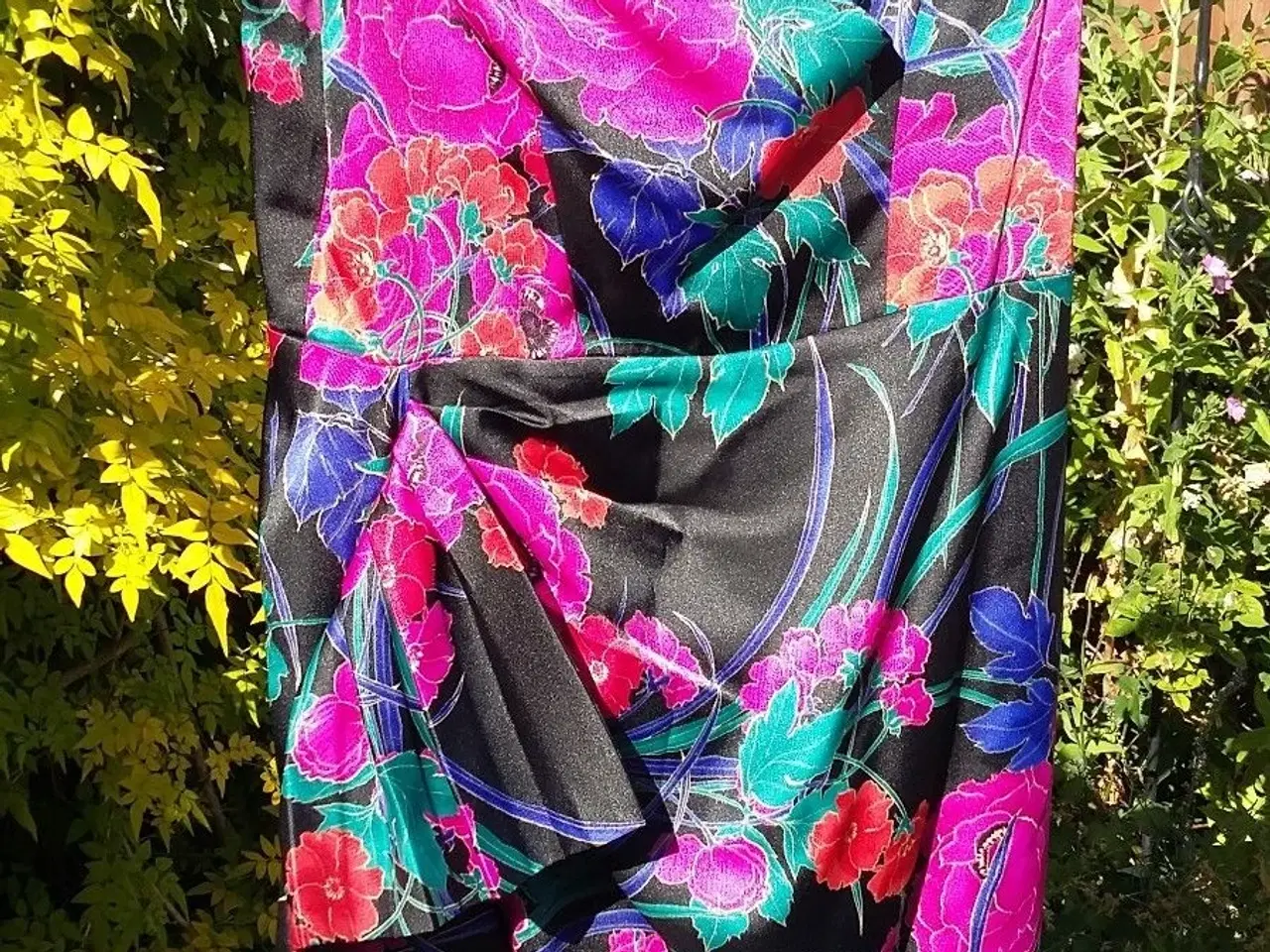 Billede 2 - Kjole-Kort thai silk Brocade kjole/ Fra Debenhams 