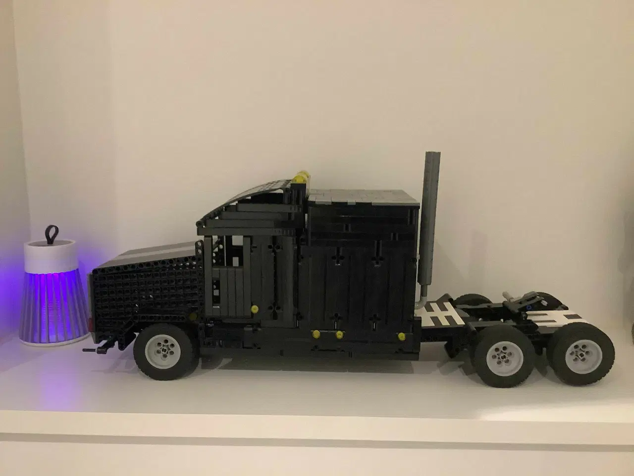 Billede 15 - UNIK Selvbygget Sort Technic lego Trucker 