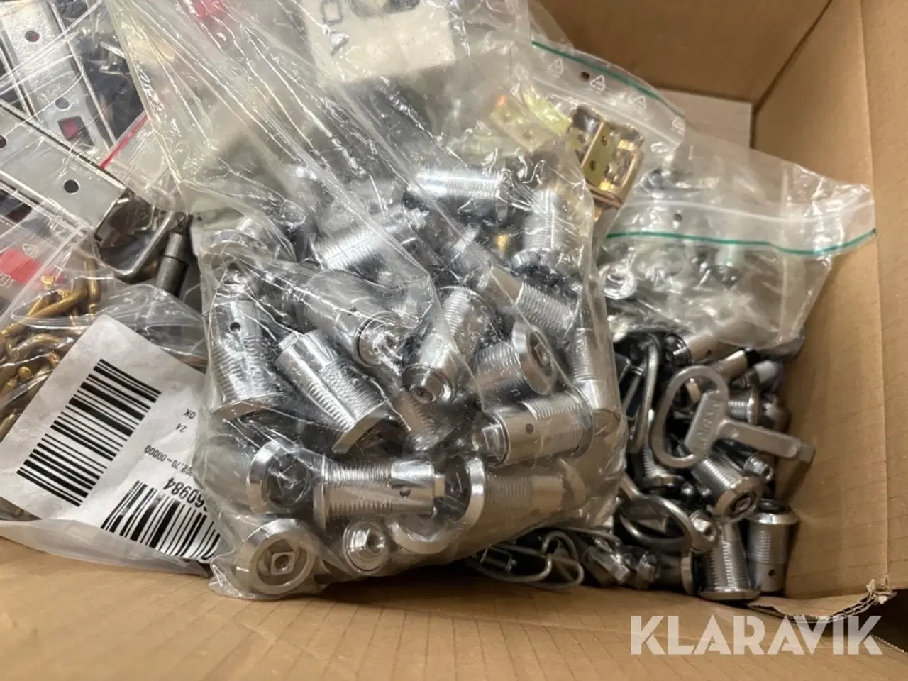 Billede 9 - Assorteret lot med beslag, låse, spænder mm.