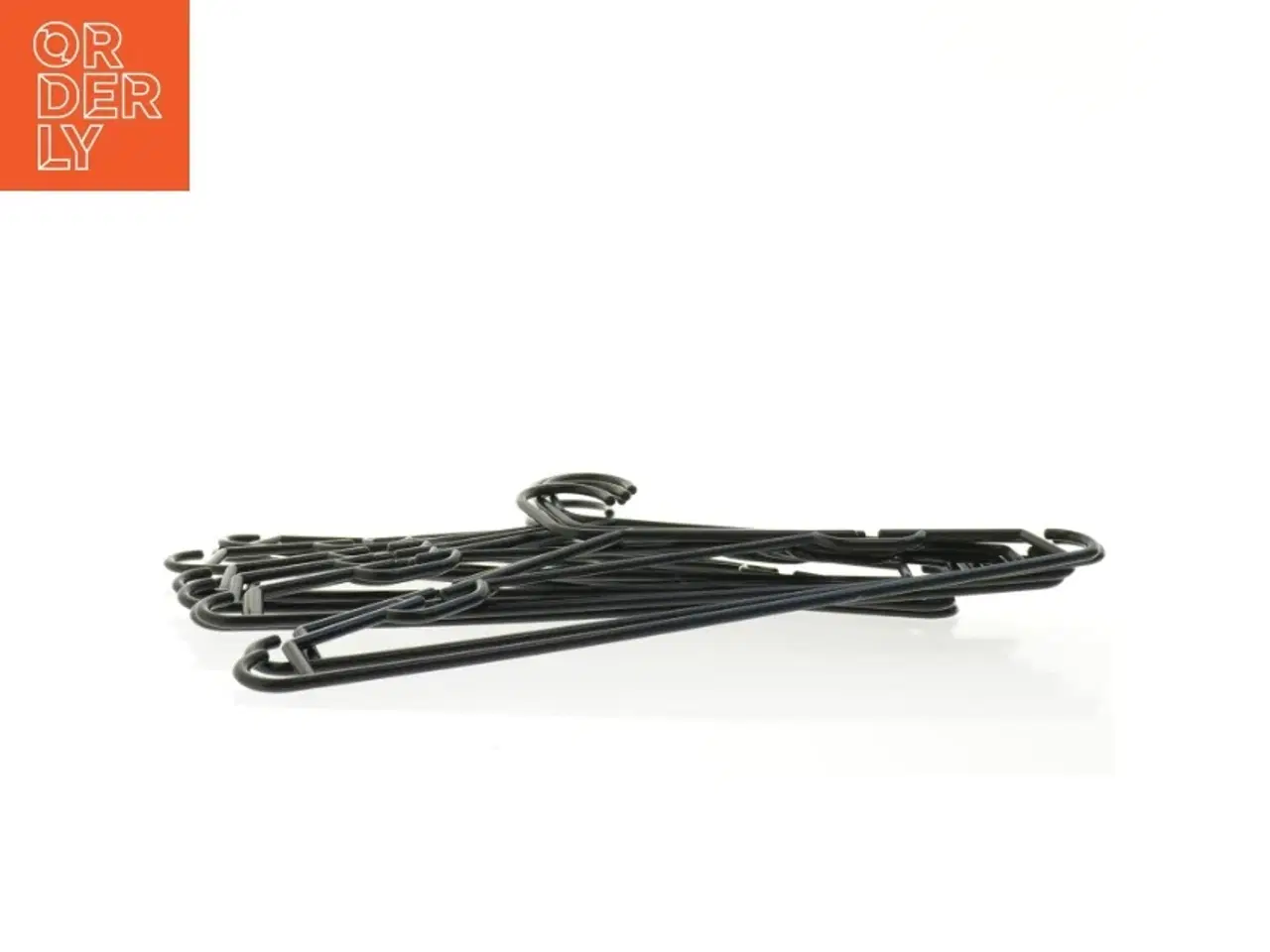 Billede 5 - Sorte plastikbøjler (str. 42 x 20 cm)