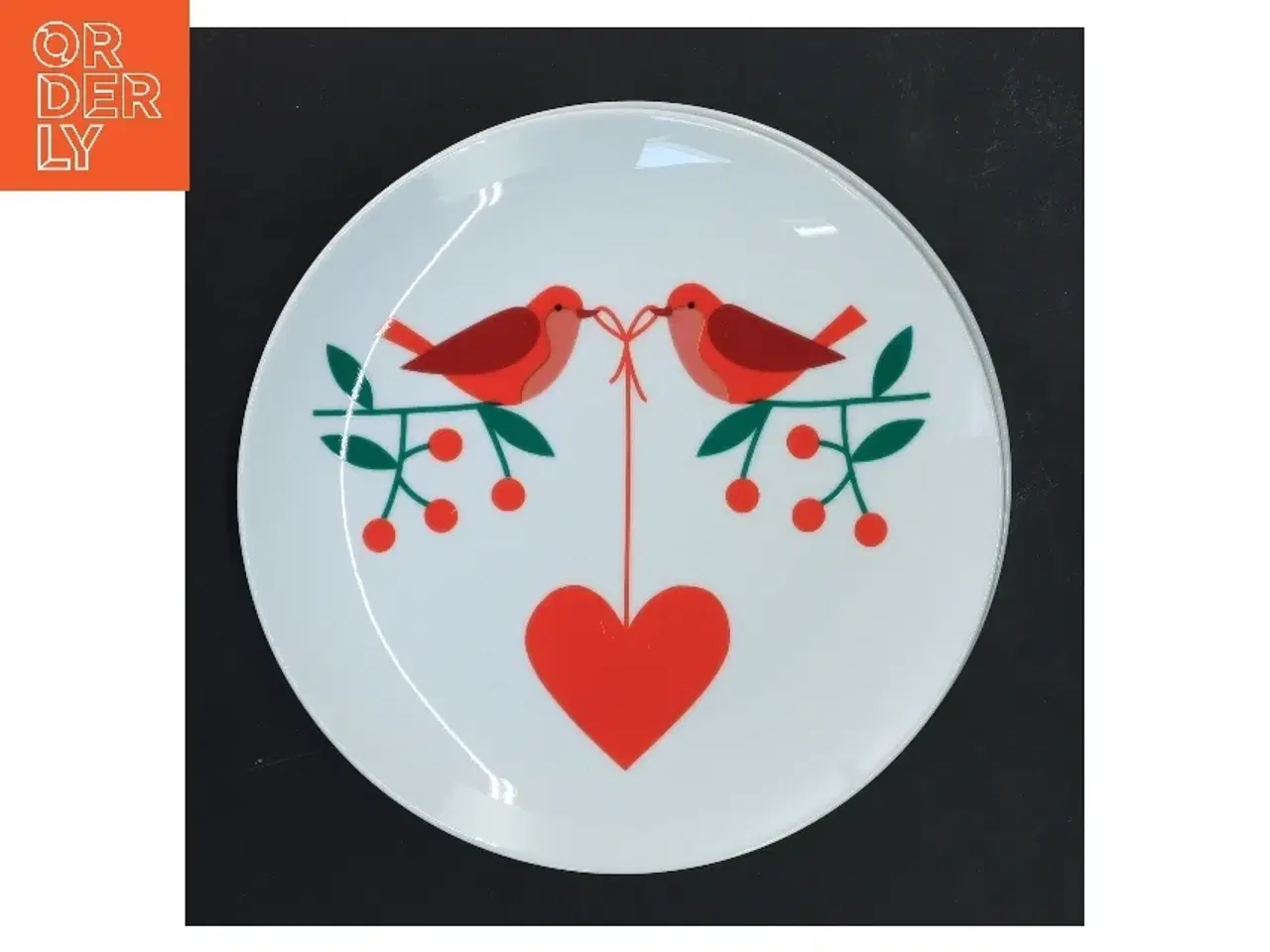 Billede 4 - Jule tallerkener med motiver fra Flying Tiger (str. 2 stk Ø 20,5 cm)