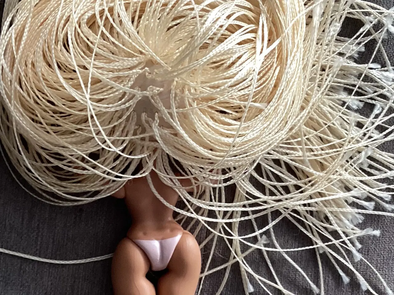 Billede 1 - 4 Bratz dukker samlet pris kr 45,-