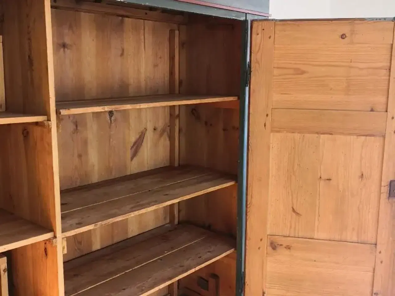 Billede 13 - Flot antik skab