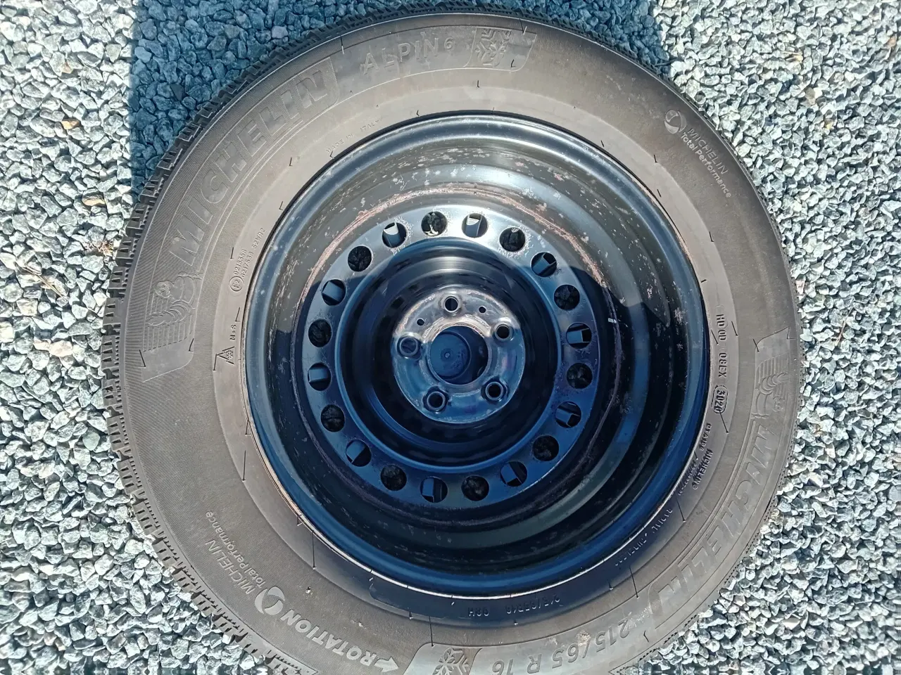 Billede 3 - Michelin Alpin 6  215/65 R16  Vinterdæk.