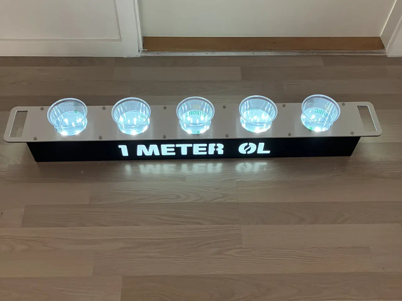 Billede 1 - Øl serverings bræt med led lys og håndtag.