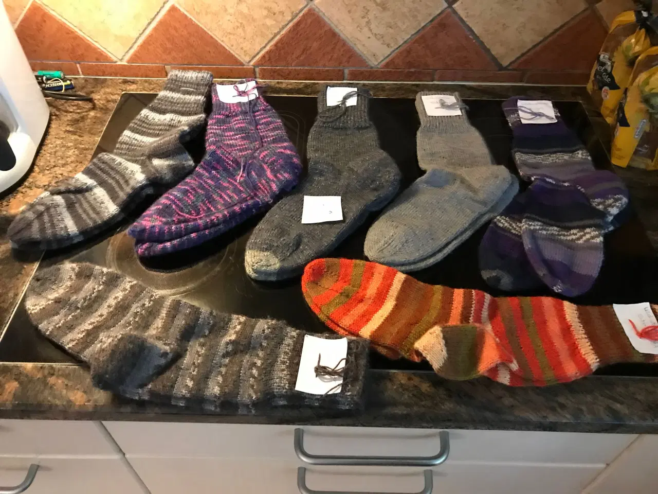 Billede 1 - Hjemmestrikkede  uld sokker