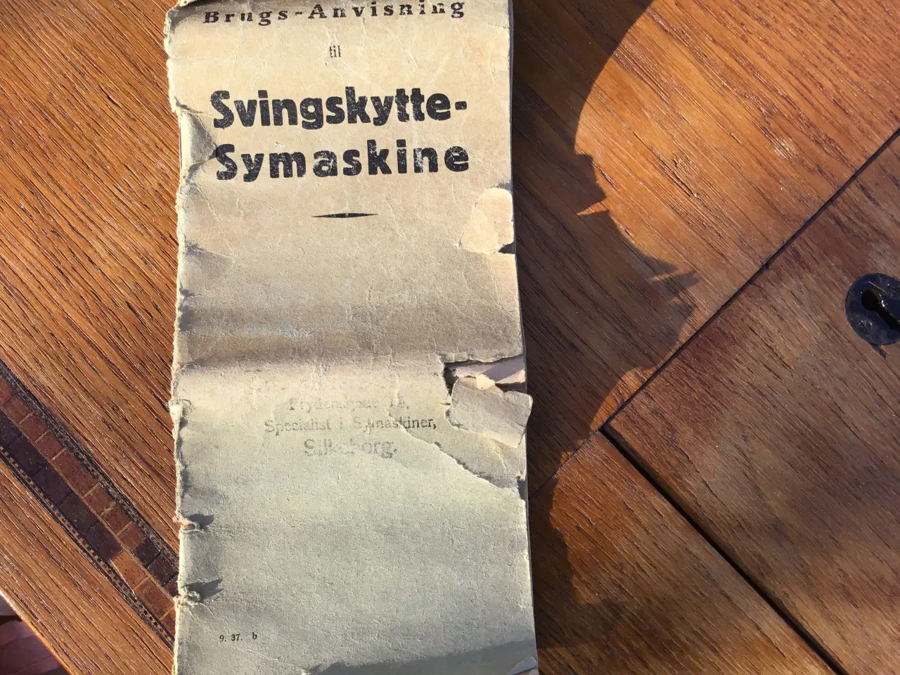 Billede 9 - Gammel Dania Symaskine