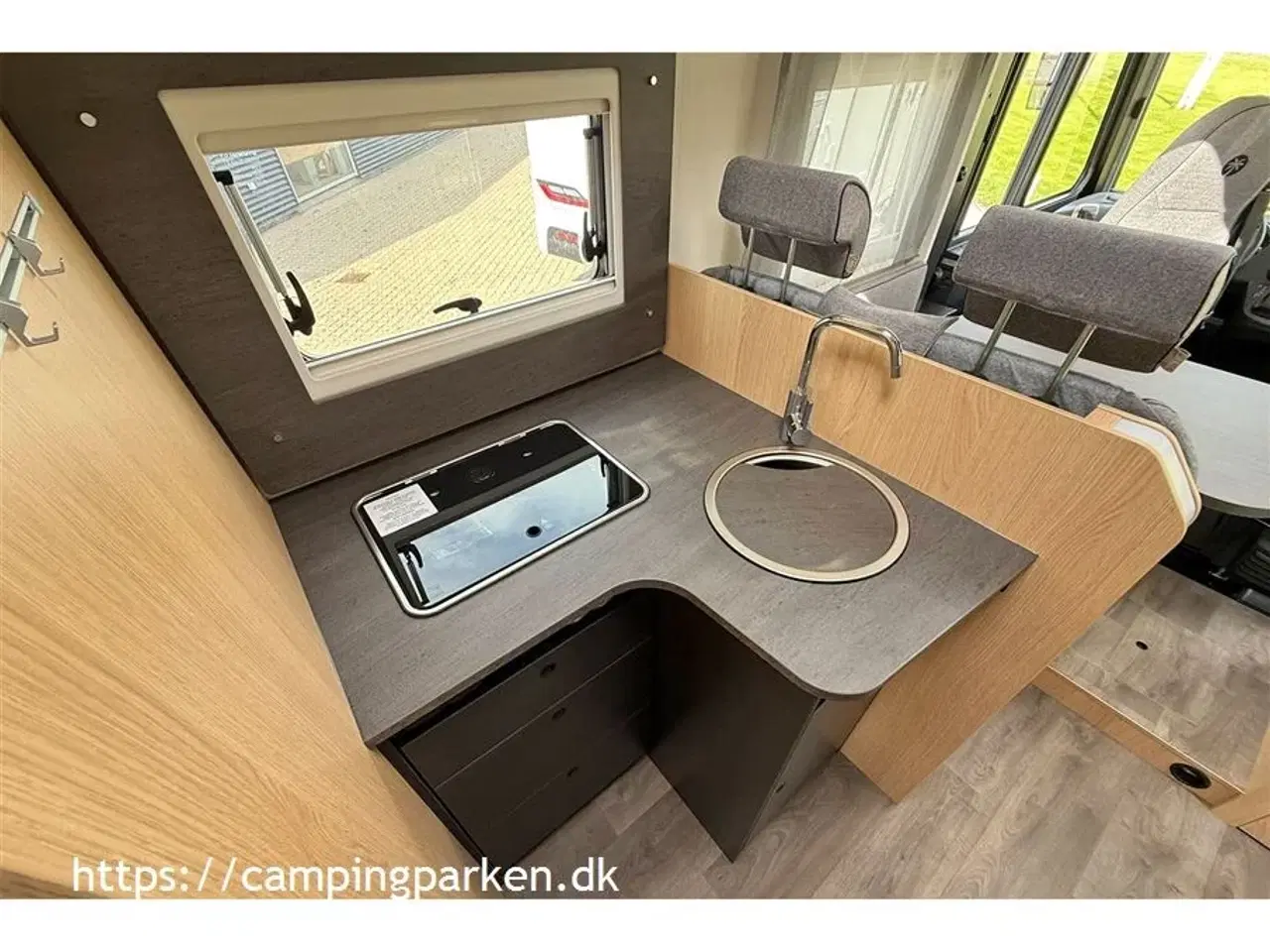 Billede 10 - 2026 - SunLight Sunlights flagskib I68 Adventure med enkeltsenge, automatgear og digital pakke