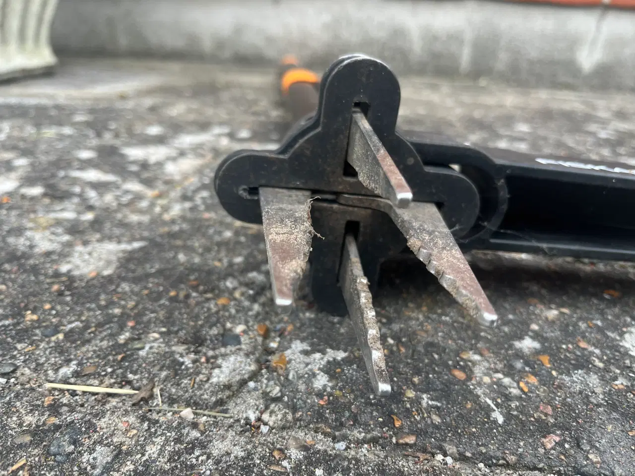 Billede 3 - Fiskars mælkebøtteoptager 