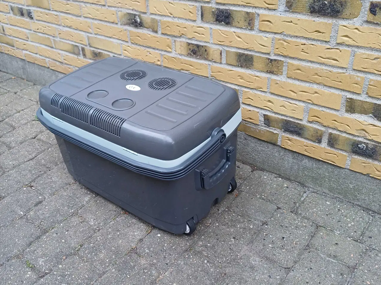 Billede 2 - Kæmpe kølebox, 12 v/ 220 v.