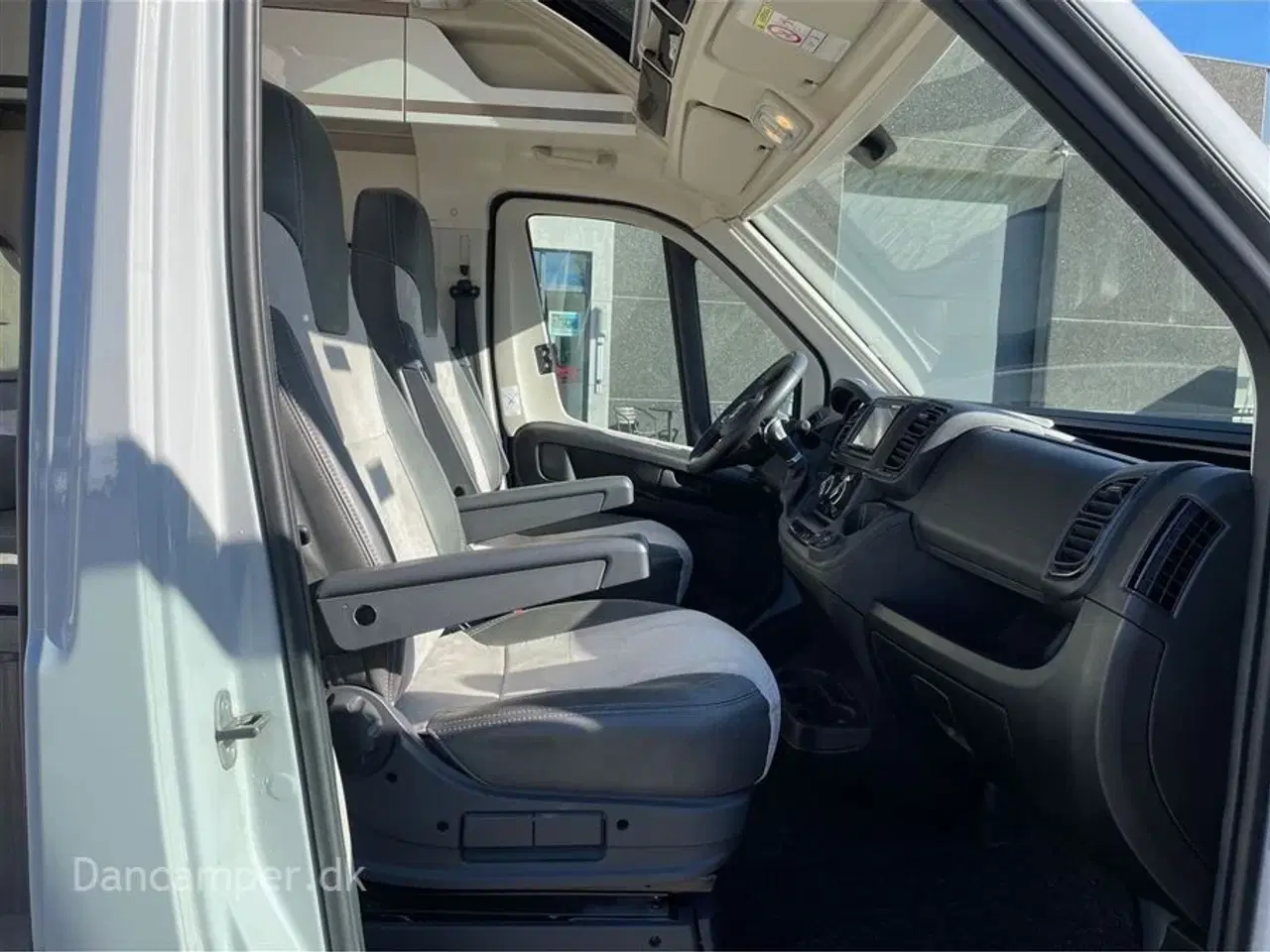 Billede 12 - 2022 - Chausson Premium Road Line   Kommissionsbil!  Speciallakering, 9 trins automatgear, 160 Hk,  træk og skyroof