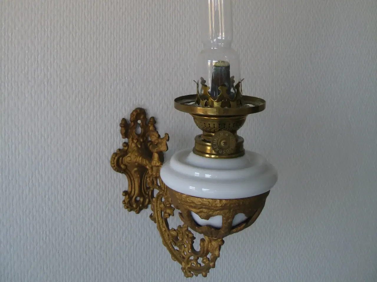Billede 1 - Antik væghængt petroliumslampe
