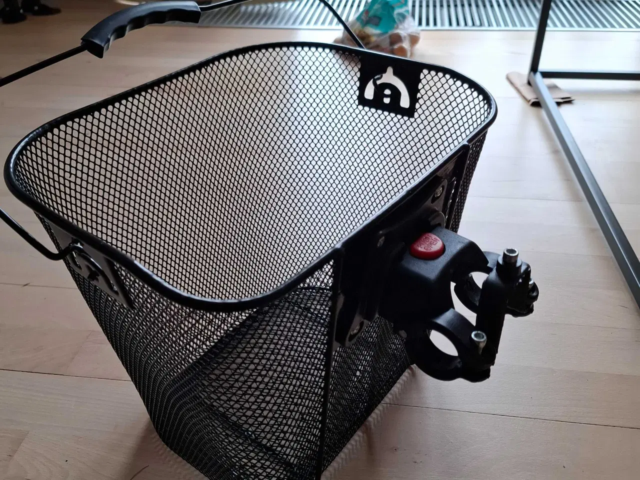 Billede 1 - Cykel kurv m Quick Release RESEVERET