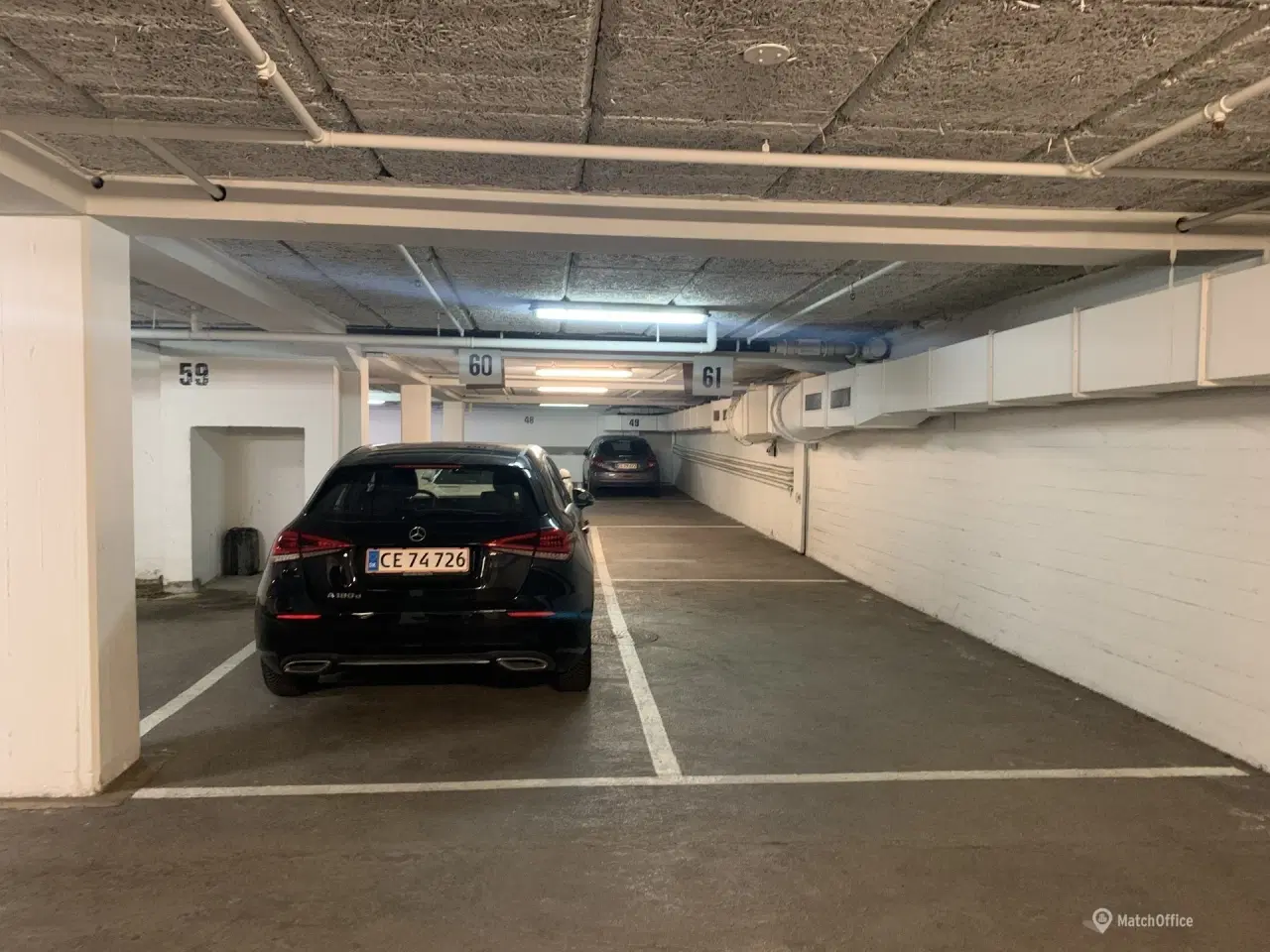 Billede 5 - 🚗 Fast parkeringsplads i aflåst p-kælder – midt i Indre By