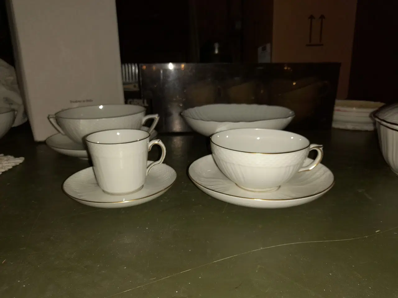 Billede 1 - Royal Copenhagen Hvid Strejfet Stel 387/Josephine