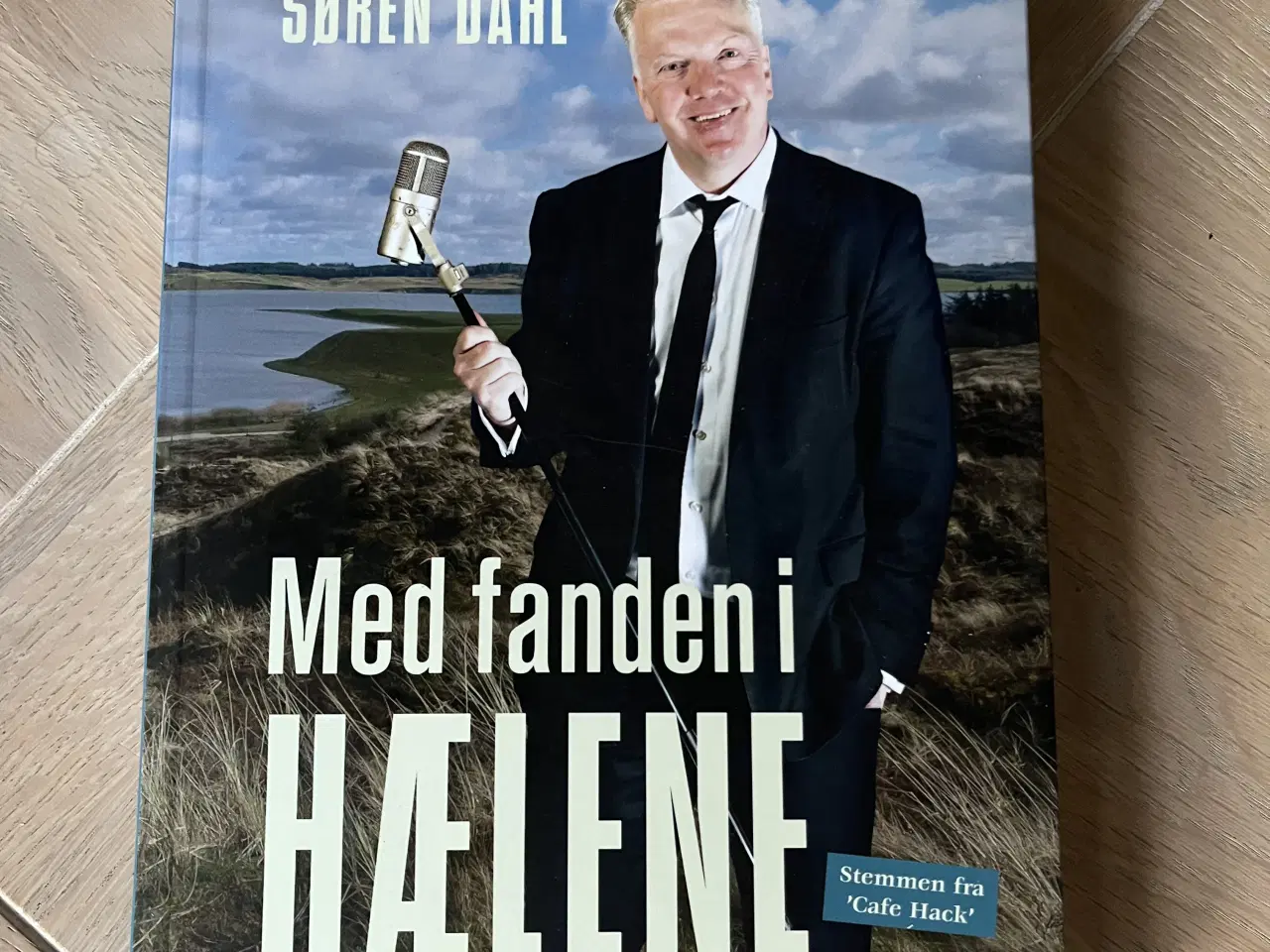 Billede 1 - Med fanden i hælene