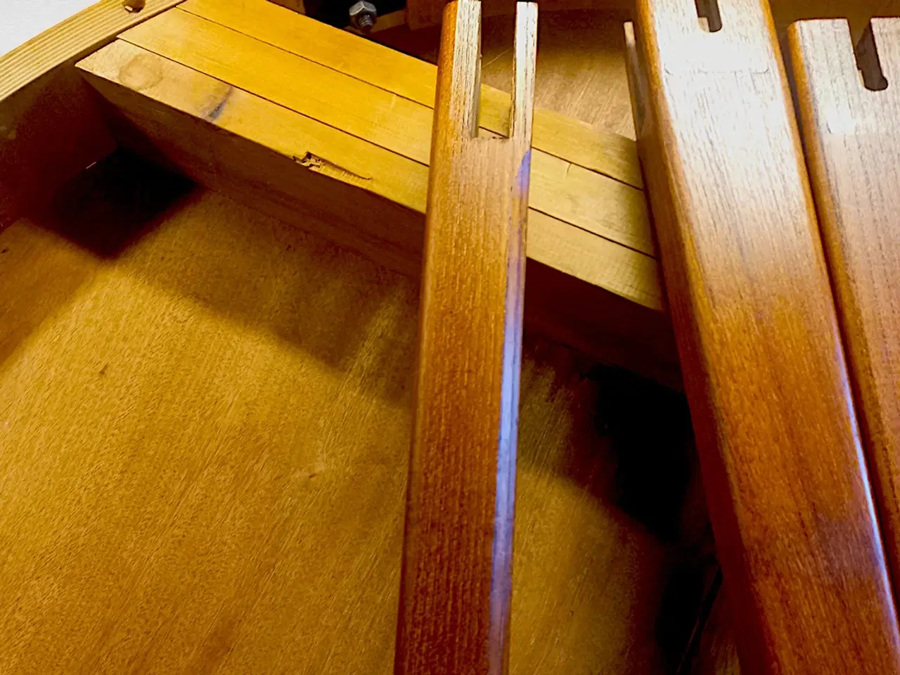 Billede 15 - Rundt teak spisebord fra 1950’erne – m. udtræk