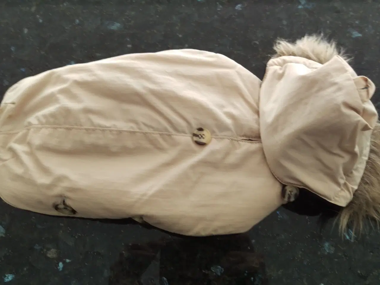 Billede 1 - Vinterjakke med hætte.