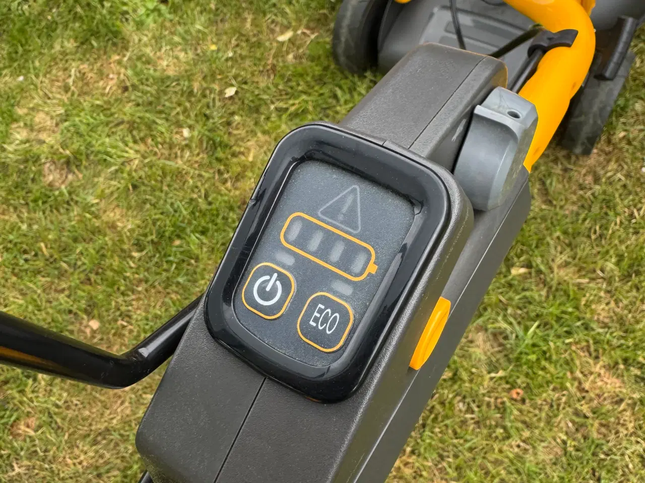 Billede 3 - Stiga Batteriplæneklipper med selvtræk