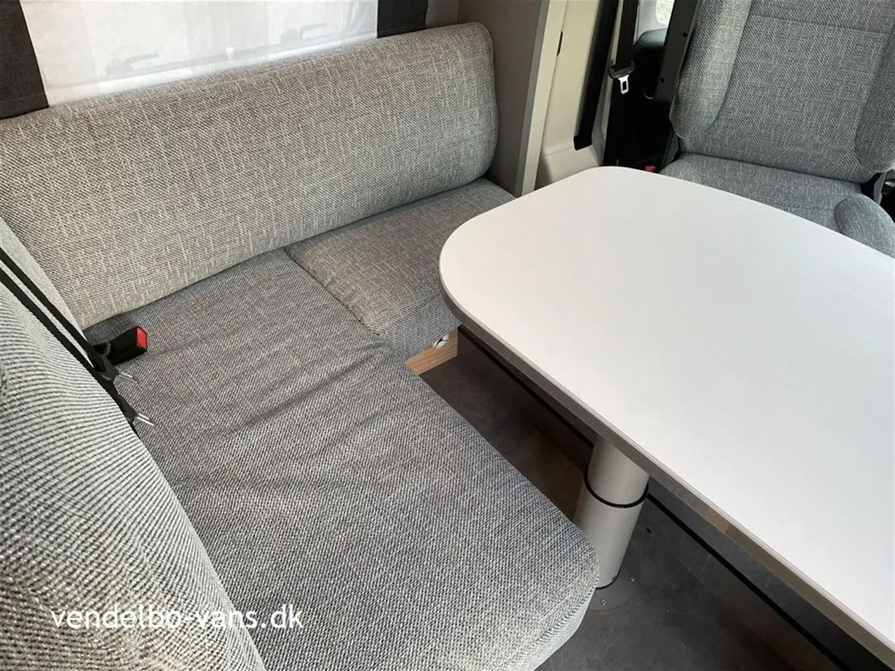 Billede 9 - 2023 - Dethleffs Just T 7052 EB - 90 Year   Enkeltsenge og garage - 90 års udstyrsmodellen