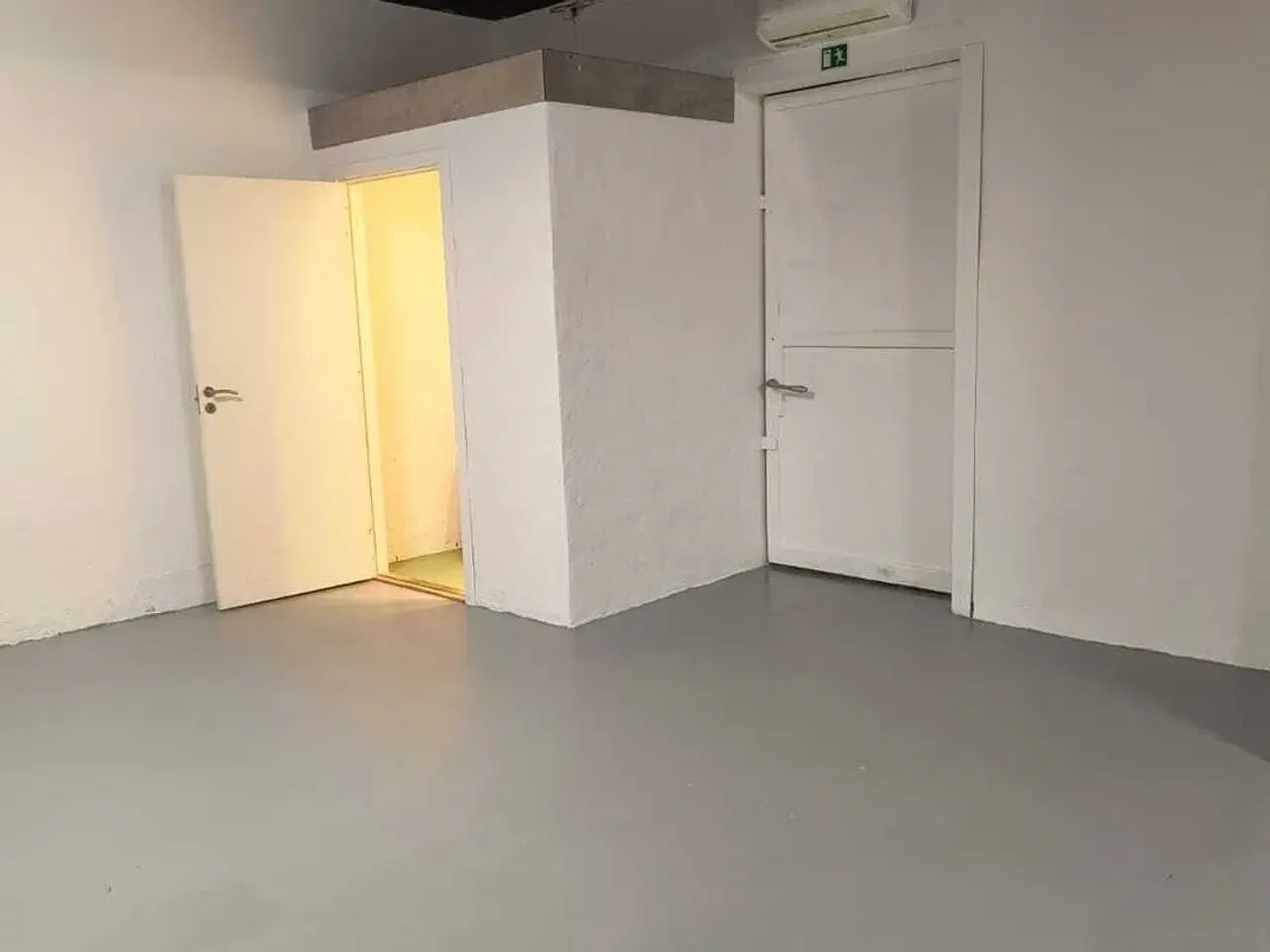 Billede 5 - 100 m2 lager / værksted med kontor køkken og wc