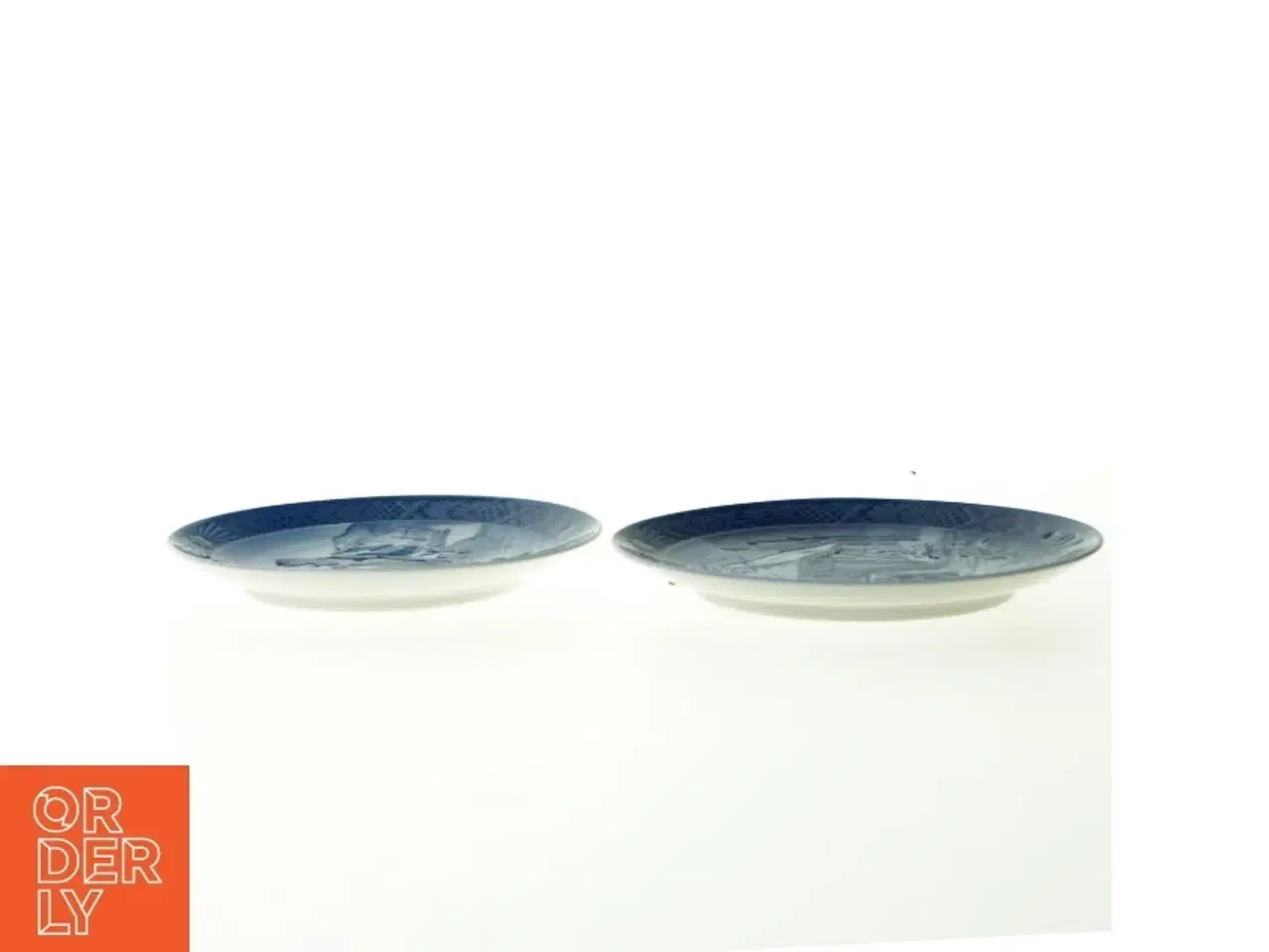 Billede 3 - PLatter 1976 og 1978 (til ophæng) fra Royal Copenhagen (str. 18 cm)