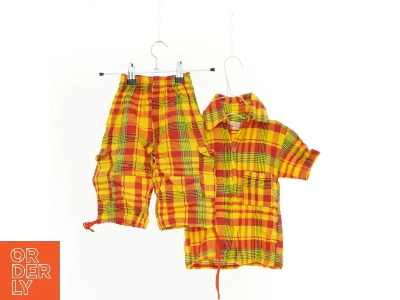 Billede 1 - Skjorte og Shorts Børnetøj Sæt (str. 98-104 cm)