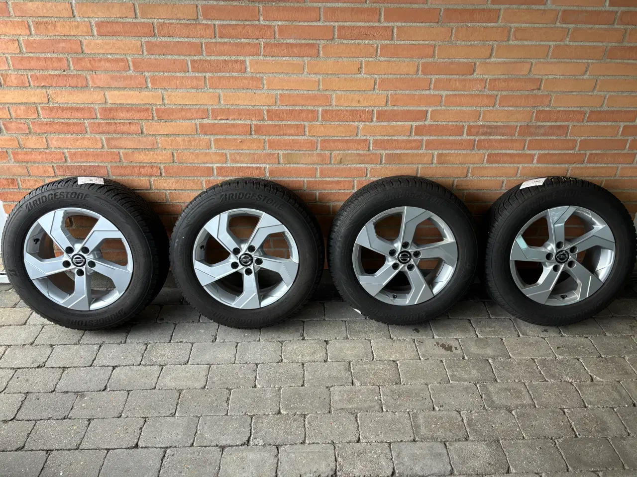 Billede 1 - 17”Vinterdæk til Nissan på Alufælge 