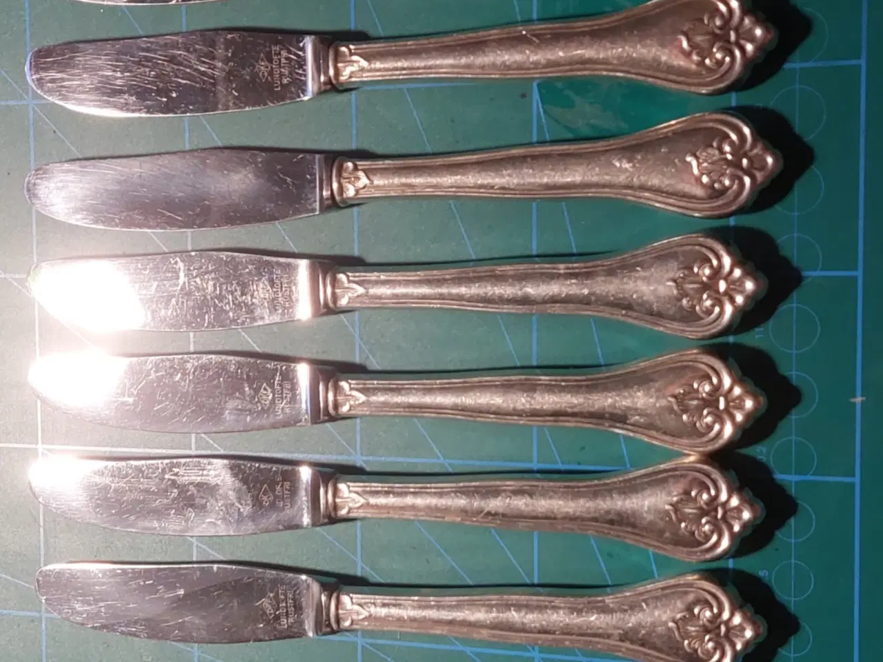 Billede 1 - hellas pletsølvknive i 2 længder