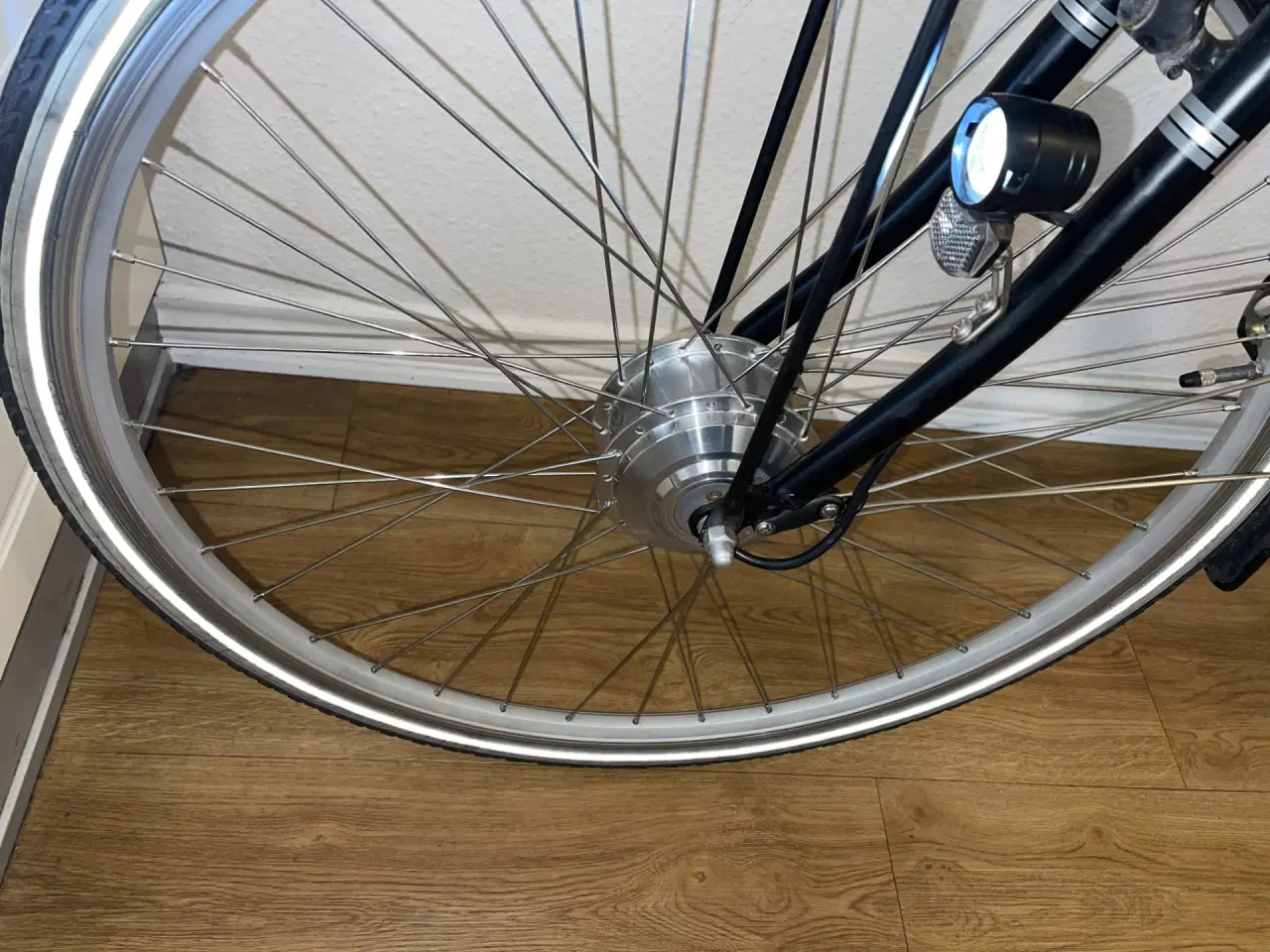 Billede 3 -  flot sco dame elcykel 28"  7 gear. 