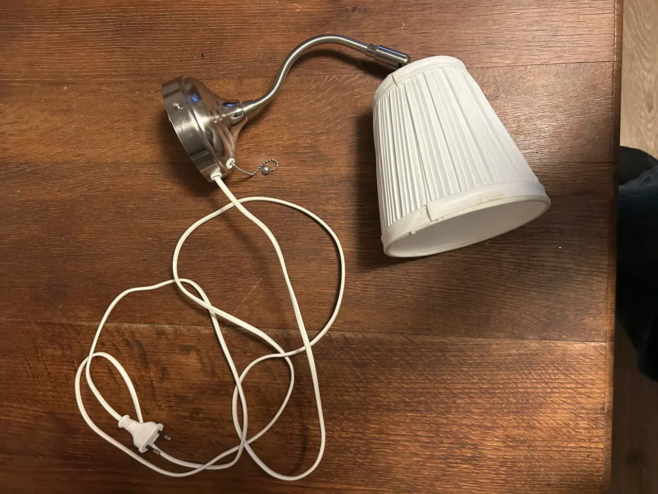 Billede 1 - Væglampe, er oplagt som sengelampe