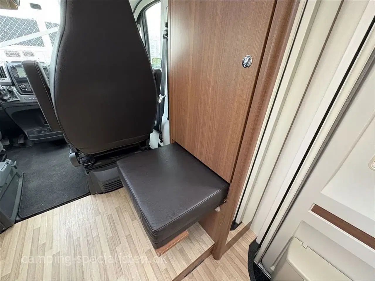 Billede 9 - 2017 - LMC Cruiser Premium   LMC Cruiser Premium T 681 G fra 2017 - rigtig fin autocamper - kan nu ses hos Camping-Specialisten.